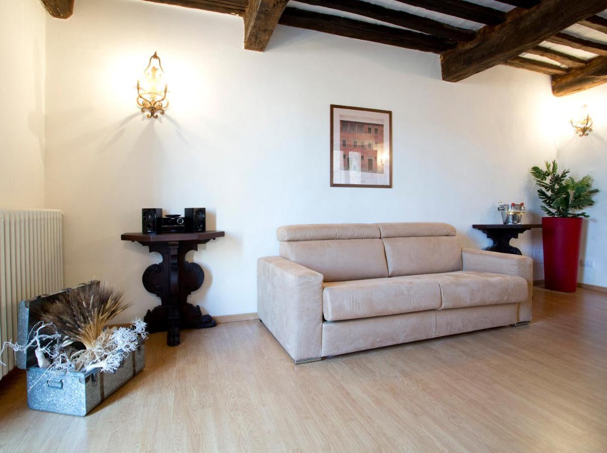 Residenza D'Epoca Palazzo Piccolomini Lägenhet Siena Exteriör bild