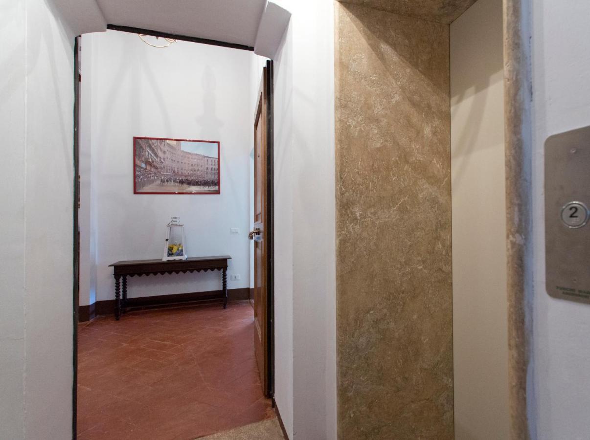 Residenza D'Epoca Palazzo Piccolomini Lägenhet Siena Exteriör bild