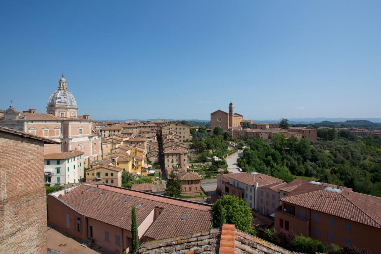 Residenza D'Epoca Palazzo Piccolomini Lägenhet Siena Exteriör bild